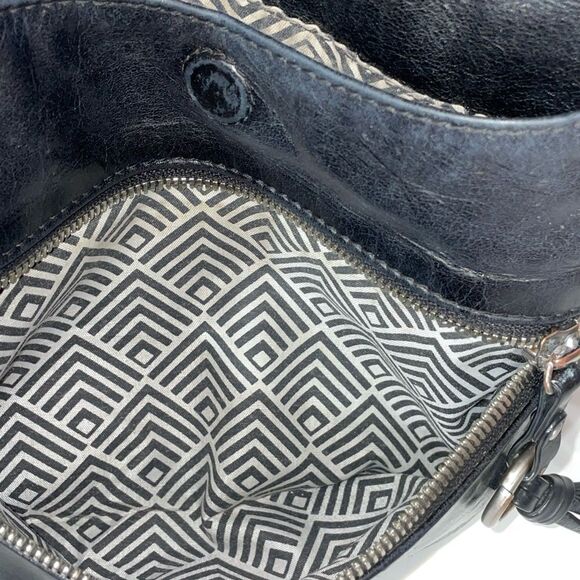 Elegant HOBO Black Leather Crossbody Bag - Picture 12 of 13